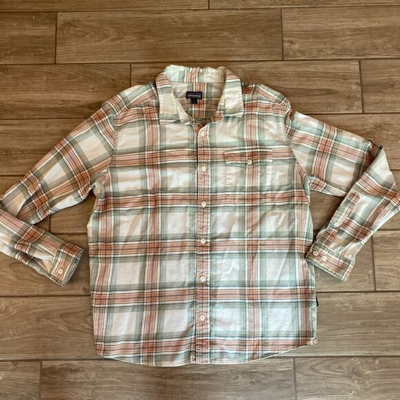 Patagonia Men Large Stripes Flannel Button Up Shirt - Picture 1 of 7